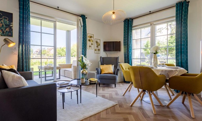 Benerville-sur-Mer Apartment | Oceanfront Escape: Apartment Nouvelle Vague by Interhome