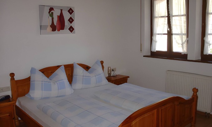 Hausach Apartment | Apartment 'Nr 2' with Shared Terrace, Shared Garden and Wi-Fi