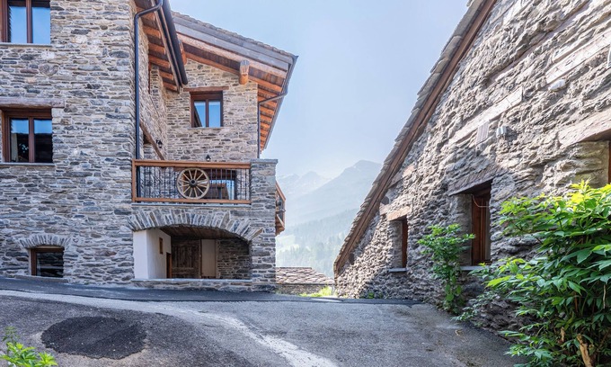 Val Cenis Apartment | Apartment 'Ô Canton' with Mountain View, Private Terrace and Wi-Fi