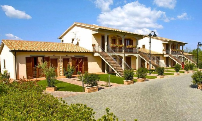 Sorano Apartment | Pet-Friendly Apartment Oak with Ocean View & Spa Amenities