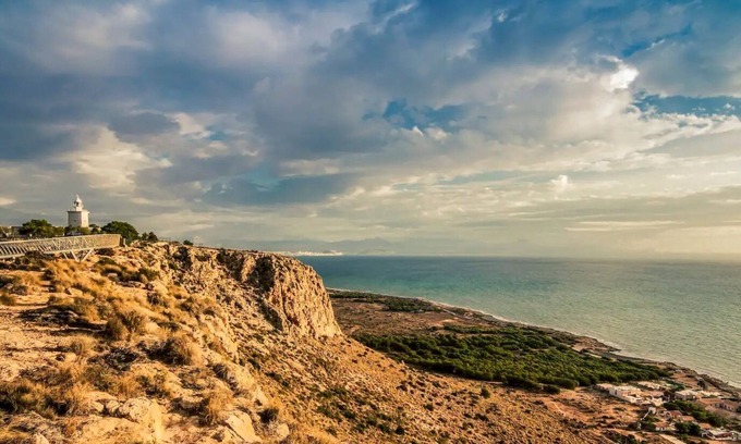 Santa Pola Apartment | Relax at Apartment 'Oasis Azul' with Ocean View & Balcony