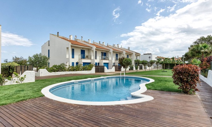 Mas Pinell Apartment | Apartment 'Oasis Premium' with Sea View, Wi-Fi and Air Conditioning
