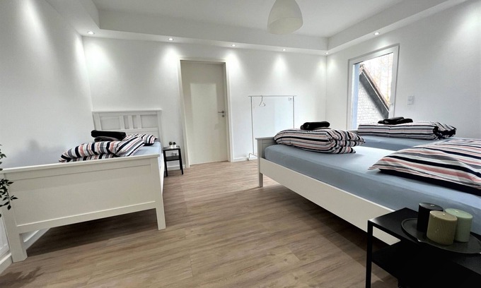 Bergisch Gladbach Apartment | Cozy Apartment Oberkülheim GL6-UG with Ocean View Terrace