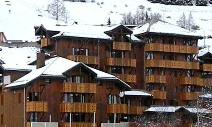 Les Deux Alpes Apartment | Cozy 31 m² Apartment with Kitchen in Village Center - LES 2 ALPES