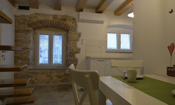 Cres Apartment | Guest Rated 10/10: Apartment Oliva with Oceanfront Views