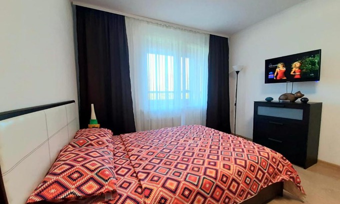 Bol'Shaya Ohta Apartment | Accessible Apartment on Energetikov 9 for Budget Travelers