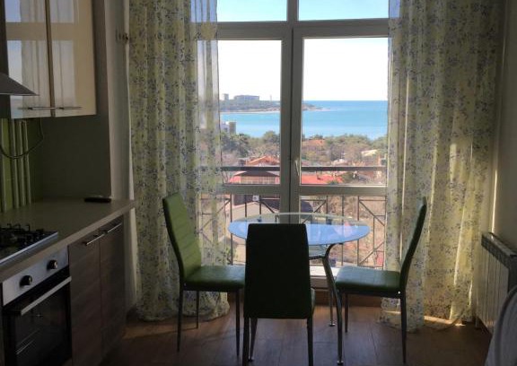 Gelendzhik Apartment | Top-Rated Apartment on Halturina 11: Pet Friendly & Accessible