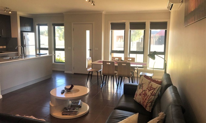 Yarrawonga Apartment | Top-Rated Apartment on Hunt Street with Pool & Ocean View