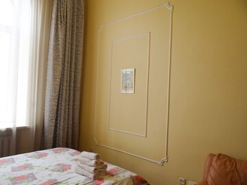 Verkhnie Misto Apartment | Stylish Apartment on Independence Square - Pet Friendly Stay