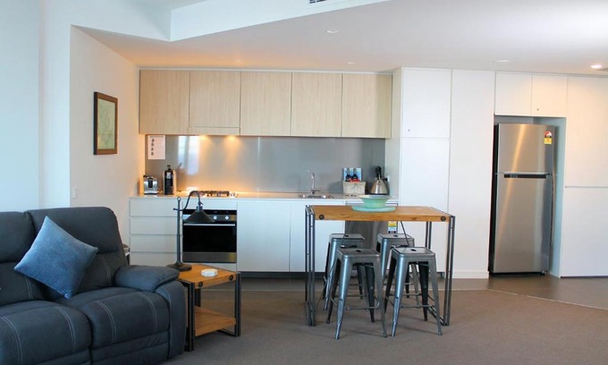 Newcastle Apartment | Oceanfront Apartment On King Street – Guest Rated 9.2/10