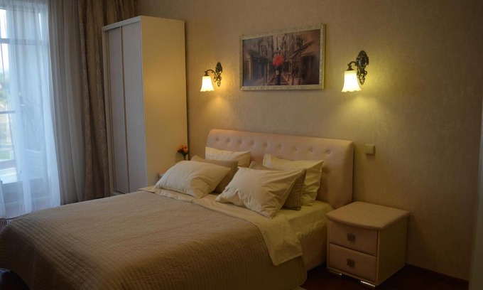 Gelendzhik Apartment | Guest Rated 10/10: Apartment on Krymskaya with Ocean View