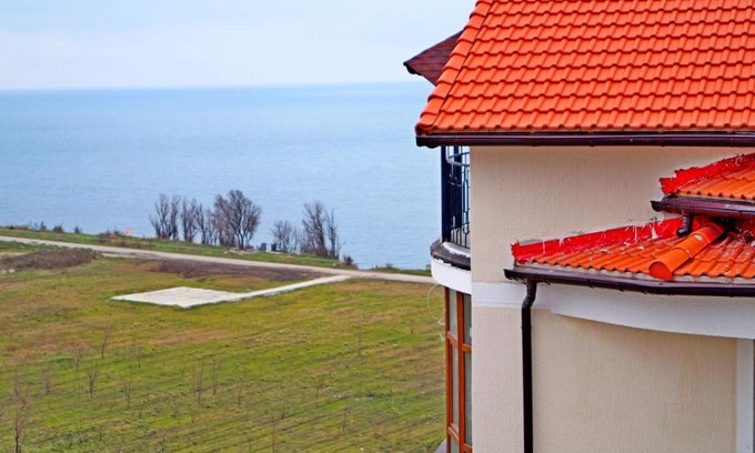 Gelendzhik Apartment | Inviting Apartment on Krymskaya with Oceanfront Views