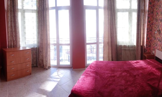 Gelendzhik House | Cozy Apartment on Krymskaya Street with Ocean View