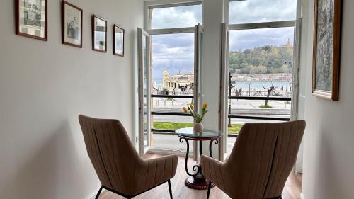 San Sebastian Centro Apartment | Oceanfront Apartment at La Concha Beach - Villa Iru Awaits
