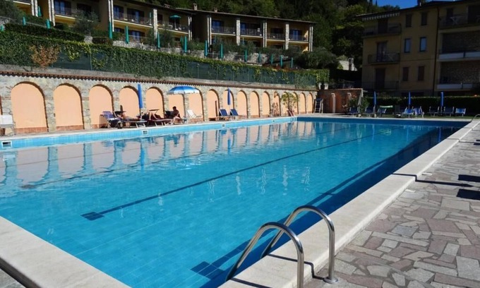 Gardola Apartment | Idyllic Apartment on Lake Garda with Pool and Tennis Court