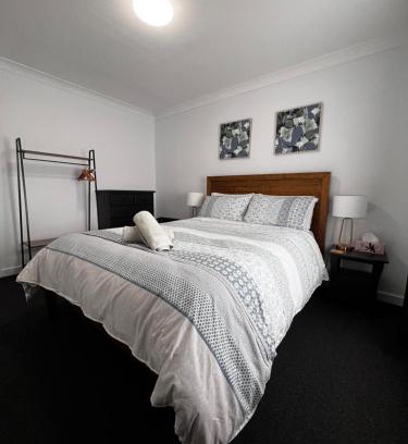 Devonport Apartment | Family-Friendly Retreat: Apartment on Parker, 4-Star Stay
