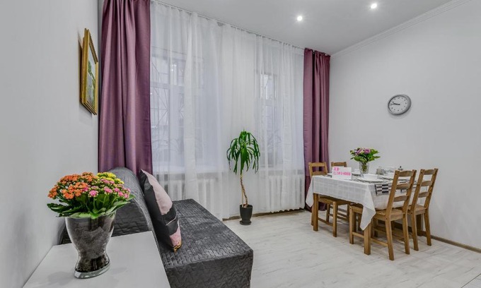 Aptekarskiy Ostrov Apartment | Top-Rated Apartment on Petrogradskaya with Hot Tub Access