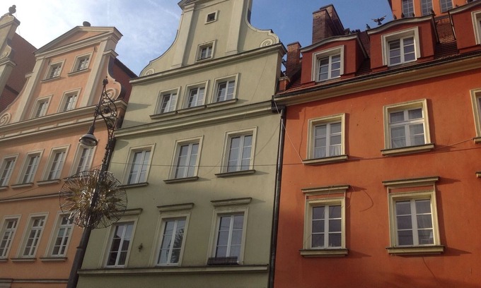 Stare Miasto Apartment | Prime Apartment on Plac Solny with Breakfast & Family Amenities