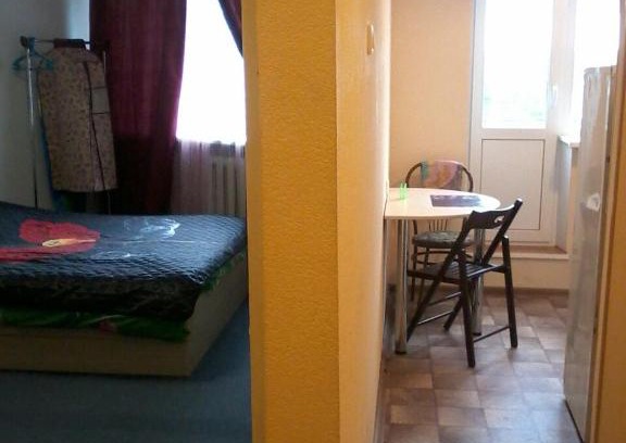 Severomorsk Apartment | Cozy Apartment on Polyarnaya 4 with Hot Tub & Pet Friendly