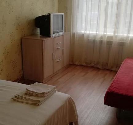 Pavlovsk Apartment | Cozy Apartment on Svobody 28 with Kitchen & Breakfast