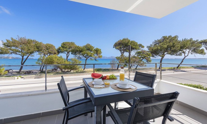 Puerto de Pollensa Apartment | Oceanfront Apartment with Pool & Spectacular Sea Views