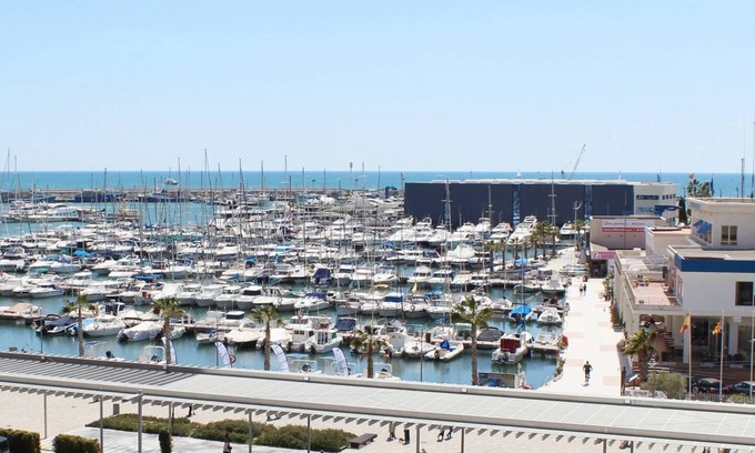 Santa Pola Apartment | Seafront Apartment with Breathtaking Views and Top Amenities