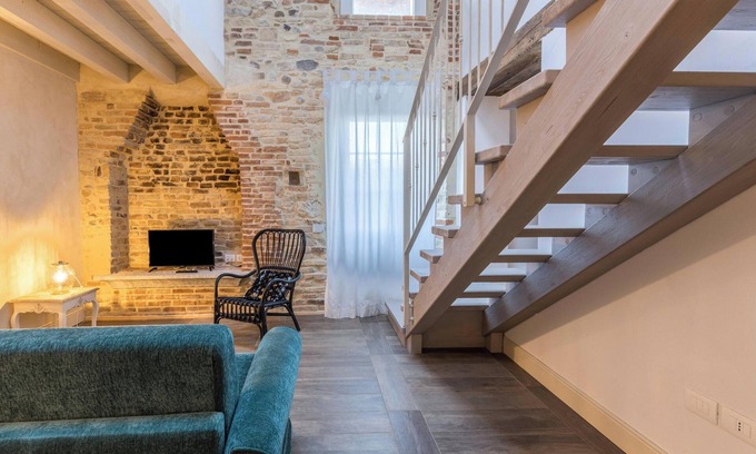 Desenzano del Garda Apartment | Apartment "Ontano": Farmhouse Retreat with Pool & Garden