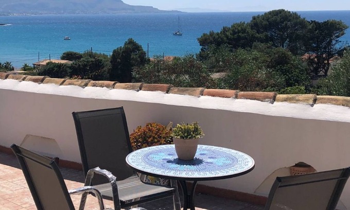 Cornino Apartment | Sea View Holiday Apartment with 3 Terraces & Guest Rated 10/10