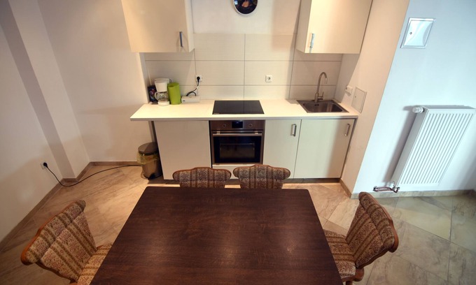 Mitte Apartment | Family-Friendly Apartment Osterstraße 124 with Spa Amenities