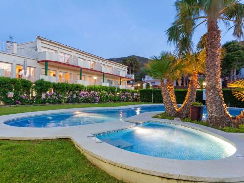 Llanca Apartment | Family-Friendly Retreat at Apartment Palmiers I-1
