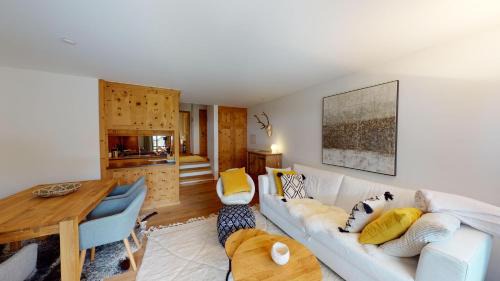 Celerina-Schlarigna Apartment | Family-Friendly Apartment Panorama with Top Guest Ratings