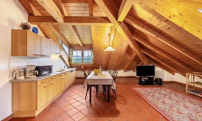 Caldaro Sulla Strada del Vino Apartment | Scenic 'Lieselehof Panorama' with Garden & Free Wi-Fi