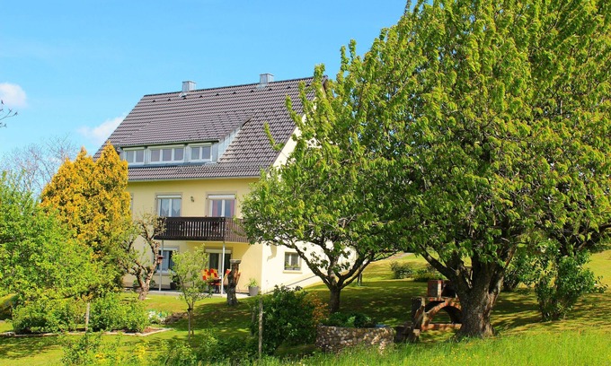 Horben Apartment | Apartment 'Panoramablick' with Private Terrace, Garden and Wi-Fi