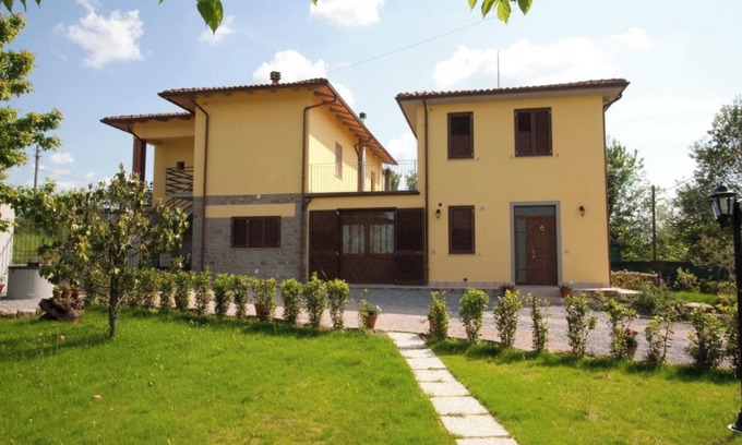 Cortona House | Discover Apartment "Papà Giuseppe La Colombaia" with Pool