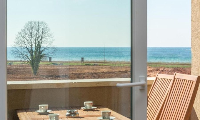 Dajla Apartment | Sea View Apartment Paradiso - Family and Pet Friendly Stay
