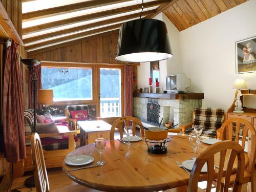 Champex-Lac Apartment | Exceptional Oceanfront Apartment Parc B 431 by Interhome