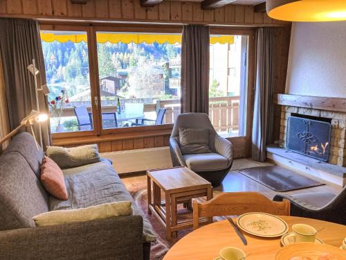 Champex-Lac Apartment | Pet-Friendly Apartment Parc C013 with Oceanfront Views