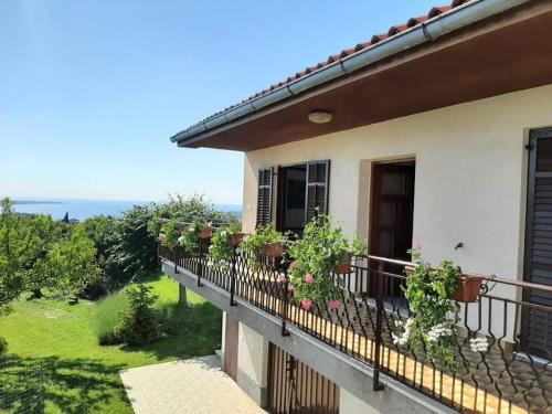 Lucija Apartment | Scenic Sea View Apartment - Rated 9/10 & Family Friendly