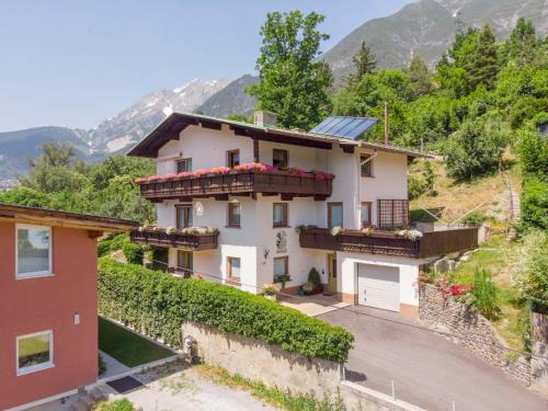 Landeck Apartment | Pet-Friendly Apartment Pesjak for Your Family Getaway