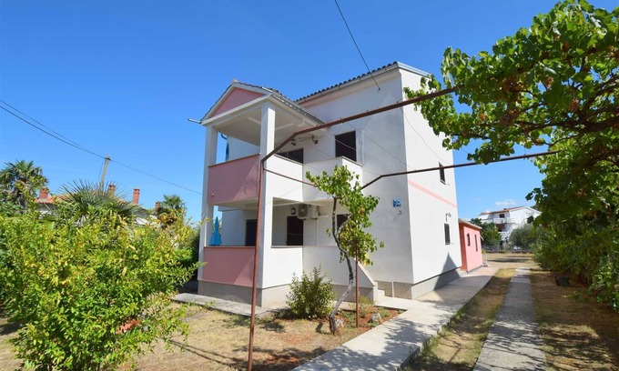 Bogovici Apartment | Top-Rated Apartment Petrovic 1: Family-Friendly Retreat!