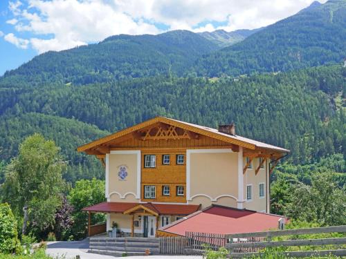 Pians Apartment | Family-Friendly Apartment Pfeifer-2 with Top Ratings