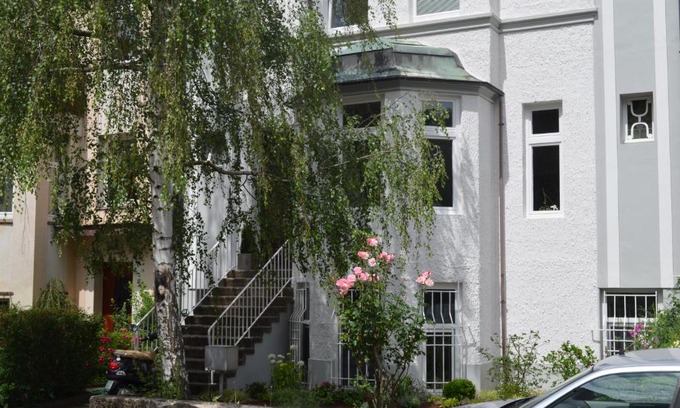 Kleefeld Apartment | Family-Friendly Retreat at Apartment Philosophenviertel