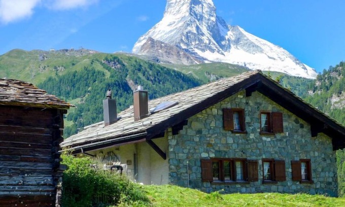 Zermatt Apartment | Relaxing Lake View Apartment Pia with Spa & Breakfast