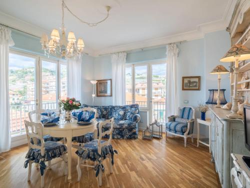 Riva Ligure Apartment | Oceanfront Apartment Pieds dans l'eau 2 for Family Getaways