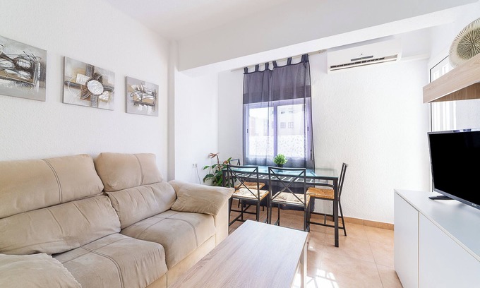 Almeria Apartment | Apartment 'Piso En El Zapillo' with Sea View, Wi-Fi and Air Conditioning