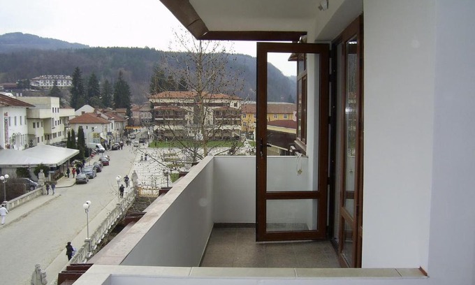 Tryavna Apartment | Cozy Apartment Planinski Rai: Family-Friendly Retreat