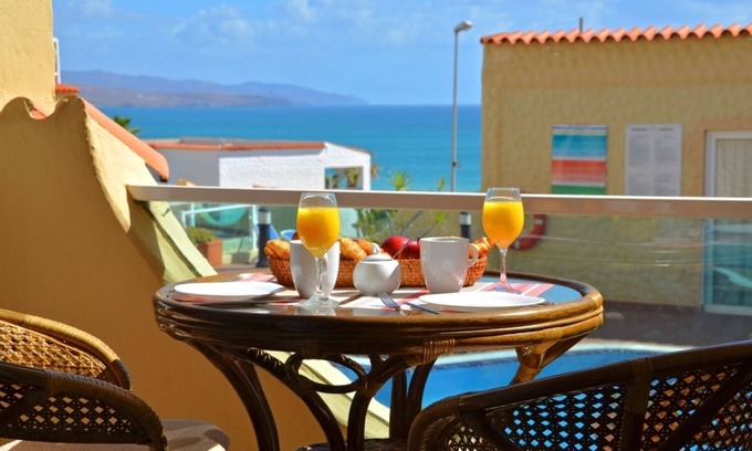 Bahia Calma Apartment | Beachfront Apartment PLAYA with Pool and Ocean Views