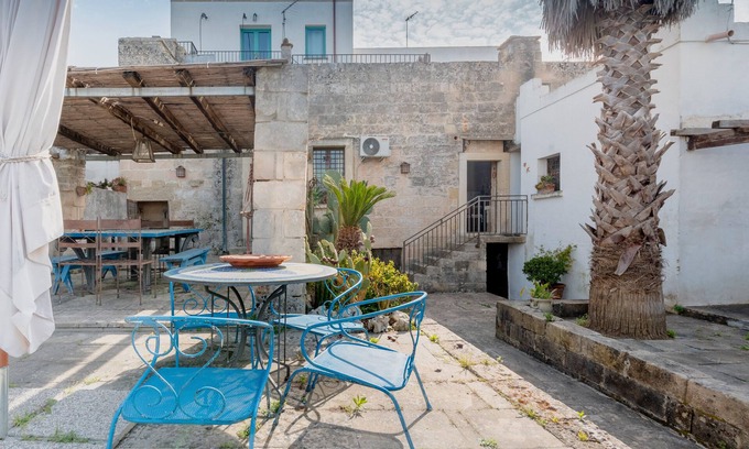 Serrano Apartment | Apartment 'Ponente' with Private Terrace, Wi-Fi and Air Conditioning