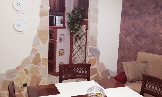 Monte Po-Nesima-San Leone-Rapisardi Apartment | Discover Porta Garibaldi: Family-Friendly Retreat with Pool