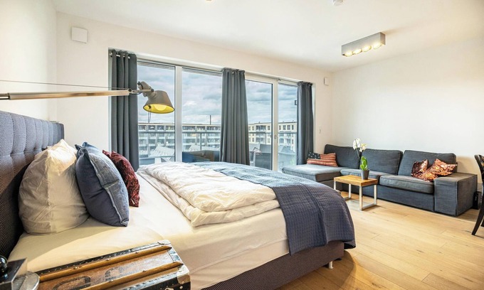 Uberseestadt Apartment | Stylish Apartment Portus 16 with Balcony Near City Centre